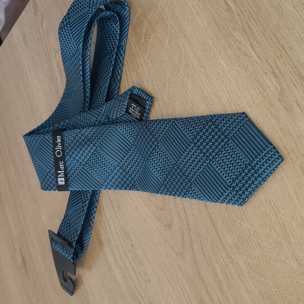 Tie by marc olivier made by hand new